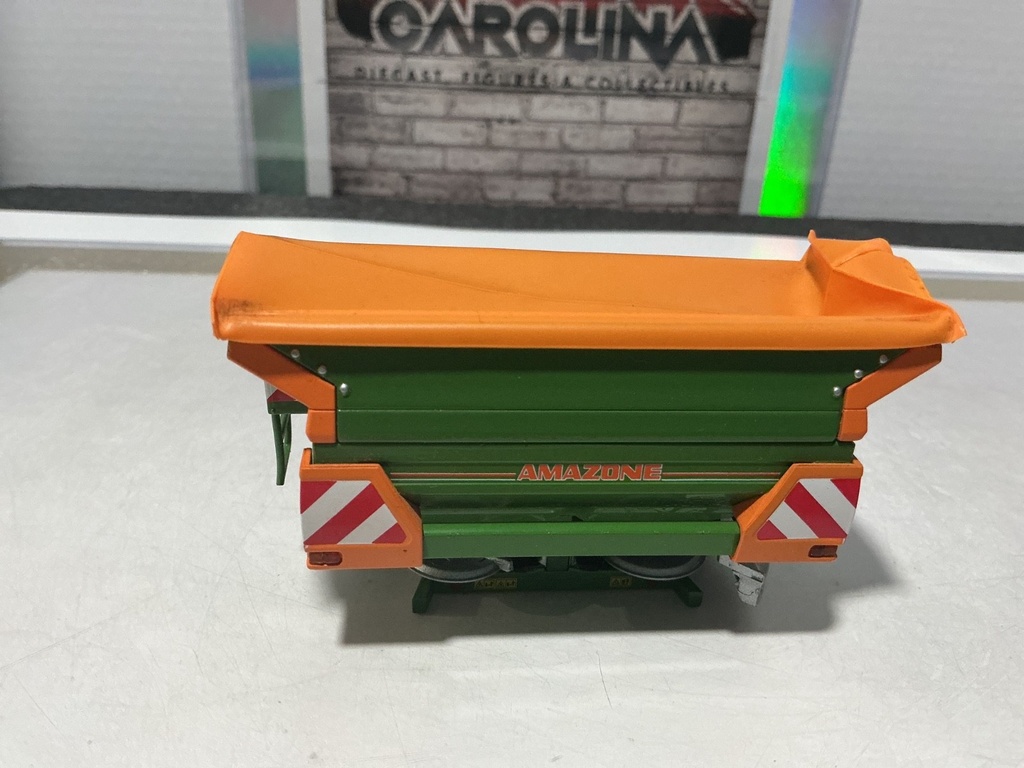 1:32 UNIVERSAL HOBBIES AMAZONE ZA - M3001 FERTILIZER  SPREADER image