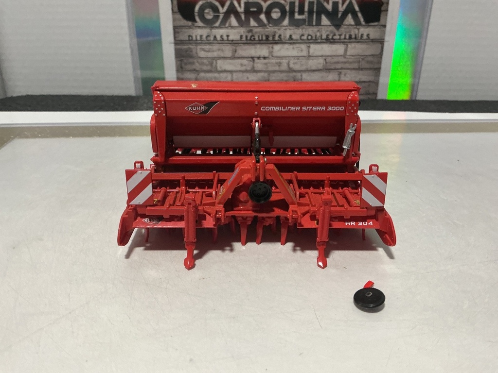 1/32 UNIVERSAL HOBBIES KUHN SITERA 3000 SEED DRILL [NO BOX] [SOME BROKEN PIECES] image