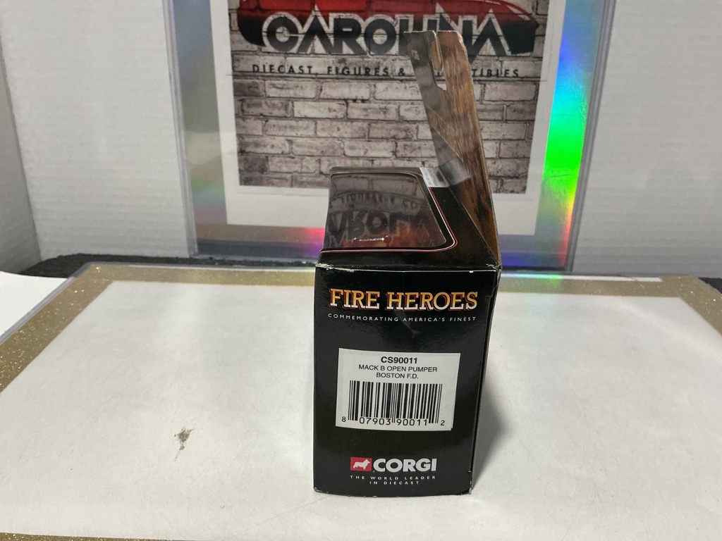 CORGI FIRE HEROES - 1953 MACK B OPEN PUMPER image