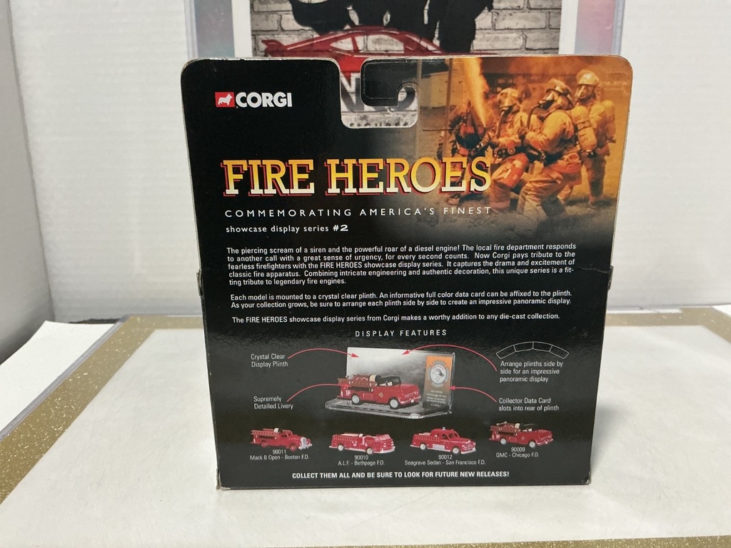 CORGI FIRE HEROES DISPLAY SERIES #2 1960 ALF 900 SERIES PUMPER image