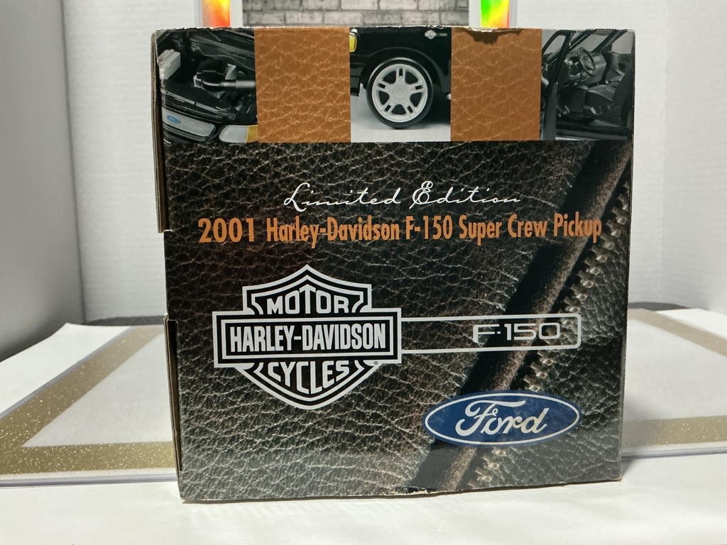 1:18 ERTL HARLEY DAVIDSON MOTORCYCLES - F-150 2001 F-150 SUPER CREW PICKUP image