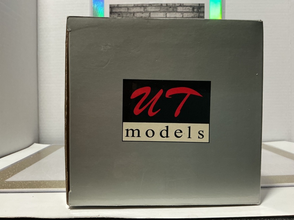 1:18 UT MODELS CHEVROLET CORVETTE PACE CAR ‘99 ROLEX24 AT DAYTONA image