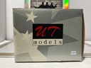 1:18 UT MODELS CHEVROLET CORVETTE HARDTOP 1999 BLACK ON BLACK image