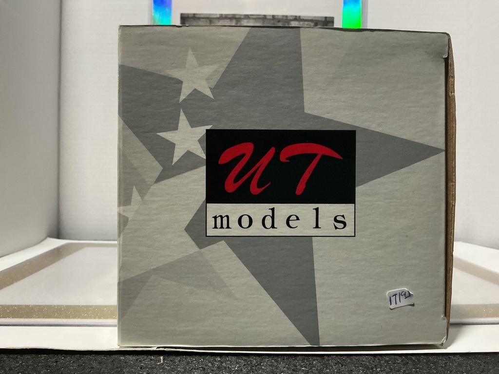 1:18 UT MODELS  CHEVROLET CAPRICE CHEYENNE POLICE CAR image