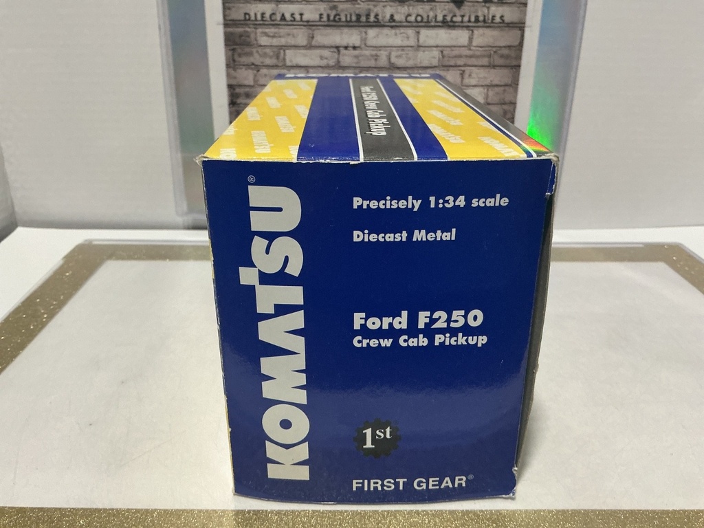 1:34 KOMATSU FORD F250 CREW CAB PICKUP image