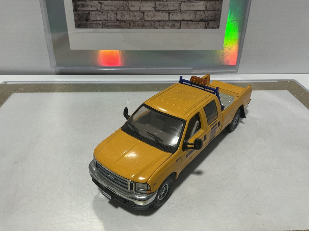 1:34 KOMATSU FORD F250 CREW CAB PICKUP image