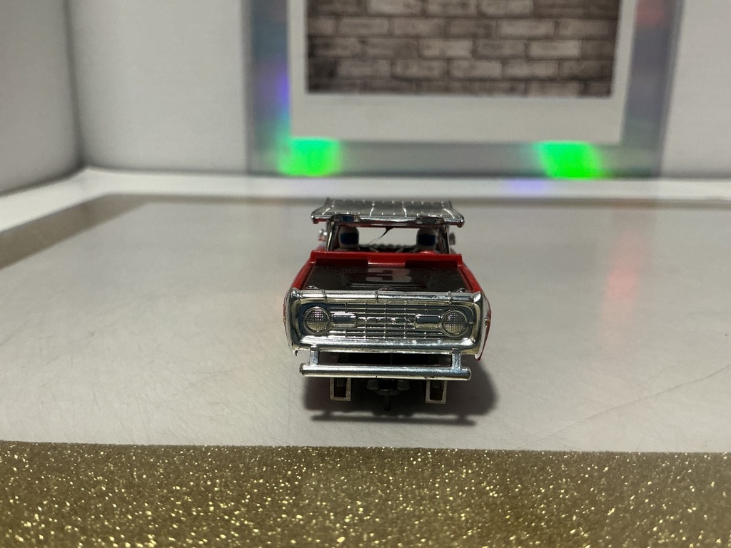 HO SCALE [MISSING FRONT TIRES] AURORA AFX FORD BAJA BRONCO image