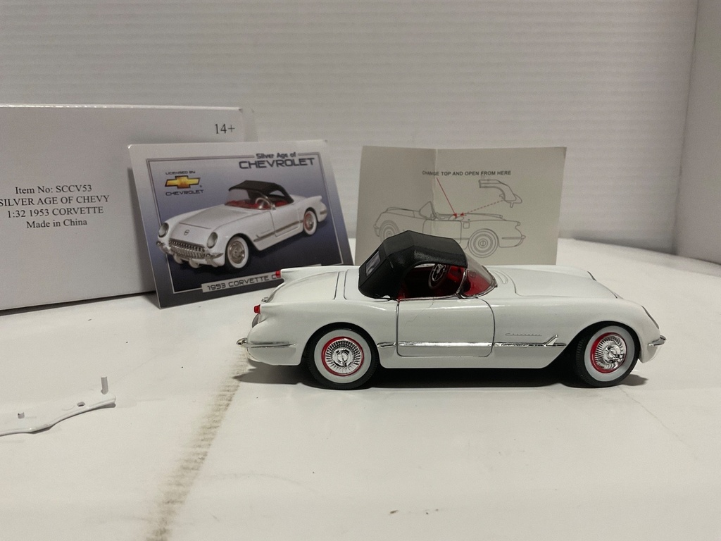 1:32 SILVER AGE OF CHEVY 1953 CORVETTE #SCCV53 WHITE/BLACK ON RED image