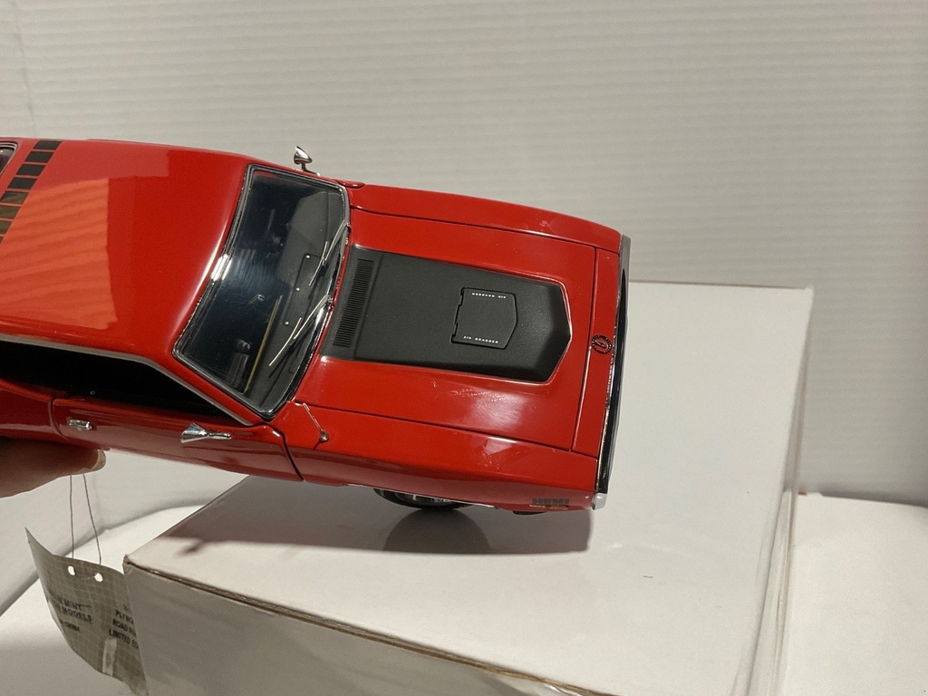 1:24 1971 FRANKLIN MINT 1971 PLYMOUTH ROAD RUNNER LE 426 HEMI *LIGHT RASH image
