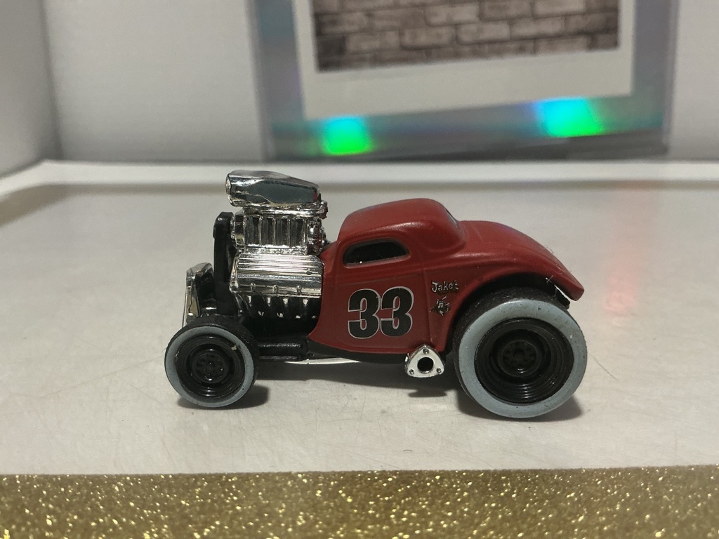 1/64 MUSCLE MACHINES / MAISTO 1933 FORD image