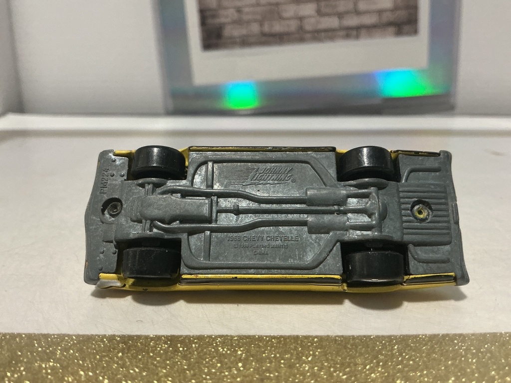 1/64 JOHNNY LIGHTNING 1958 CHEVY CHEVELLE [VINTAGE] image