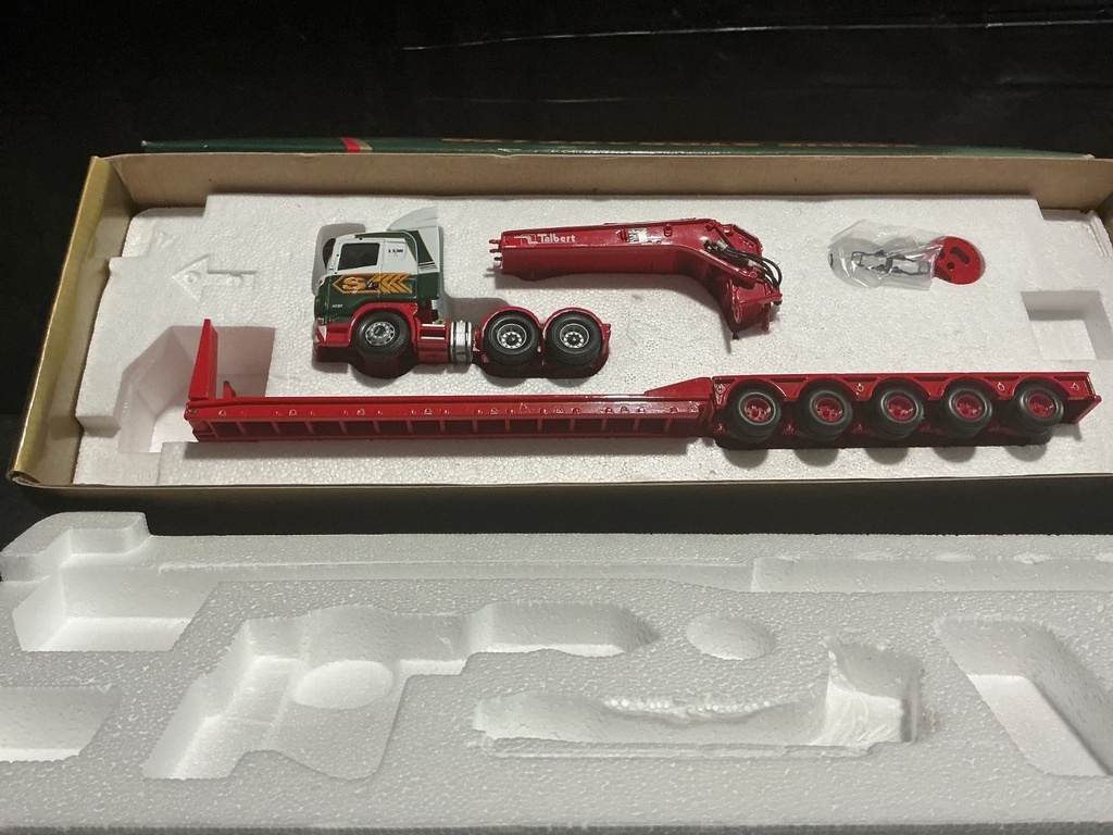 Corgi 1/50 Scale CC12203 - Scania Low Loader - Eddie Stobart Ltd. image