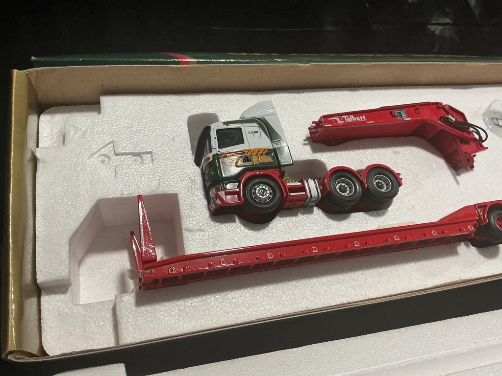 Corgi 1/50 Scale CC12203 - Scania Low Loader - Eddie Stobart Ltd. image