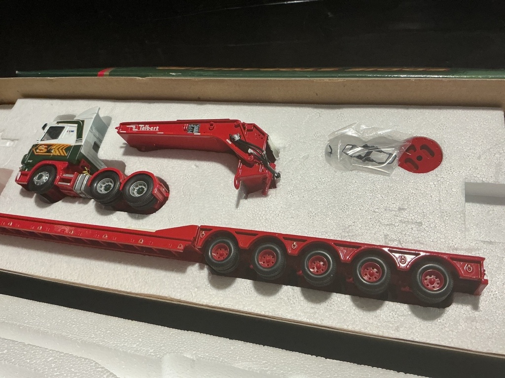 Corgi 1/50 Scale CC12203 - Scania Low Loader - Eddie Stobart Ltd. image