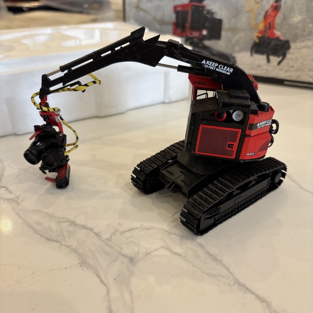 1/50 - VALMET - 445 EXL TRACK HARVESTER W/ VALMET 385 HARVESTING HEAD image