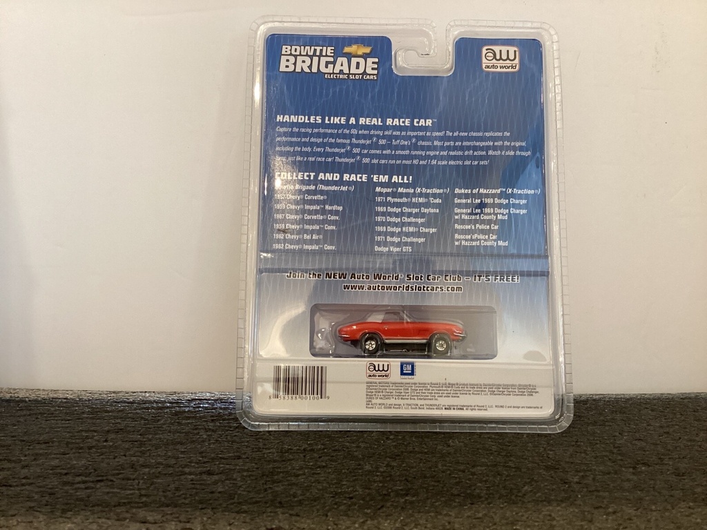 AUTOWORLD XTRACTION HO SLOT CAR 1967 CHEVY CORVETTE RED image