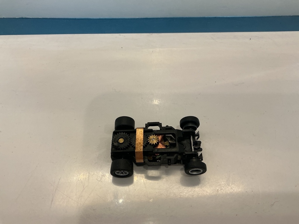HO SLOT CAR COMPLETE RUNNING CHASSIS VARIOUS BRANDS SEE PICTURES image