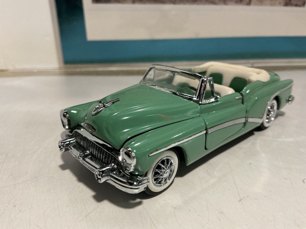 1/43 FRANKLIN MINT - ‘53 Buick Skylark [Green/Tan] image