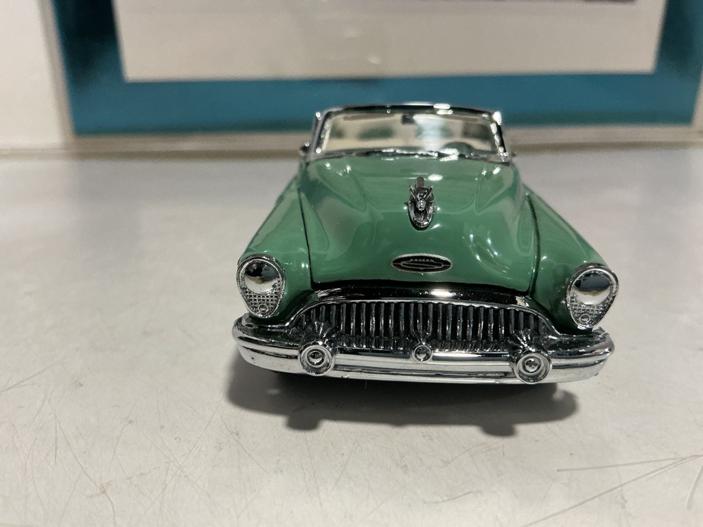 1/43 FRANKLIN MINT - ‘53 Buick Skylark [Green/Tan] image