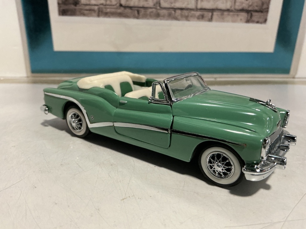 1/43 FRANKLIN MINT - ‘53 Buick Skylark [Green/Tan] image