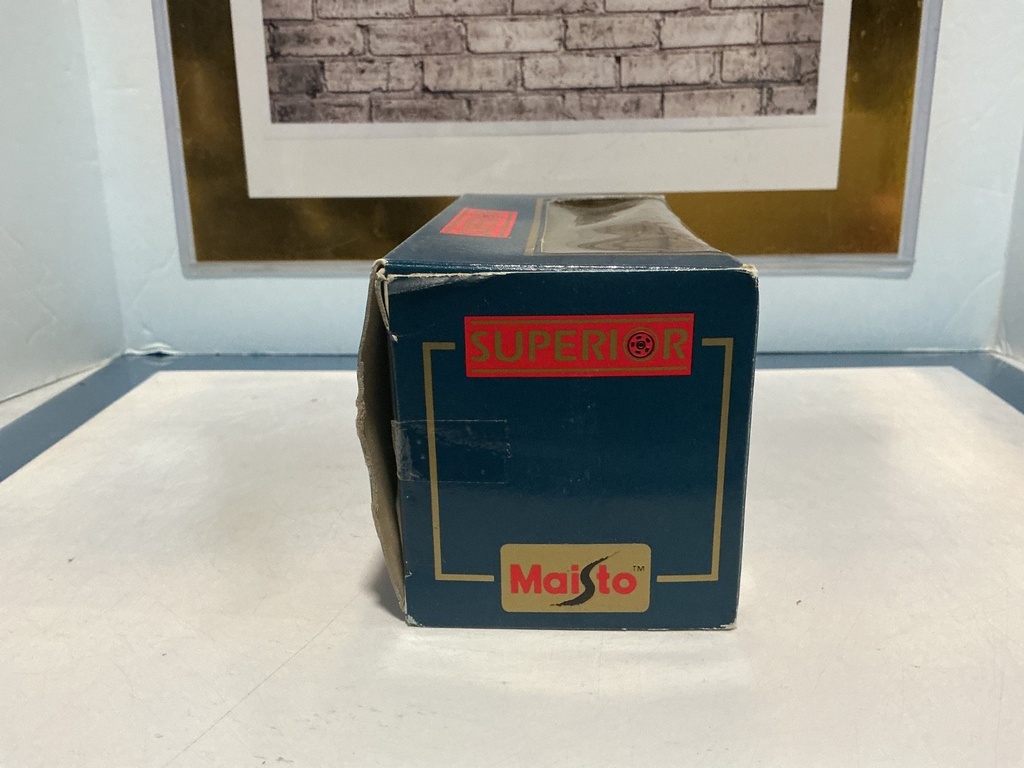 1/ 43 MAISTO SUPERIOR image