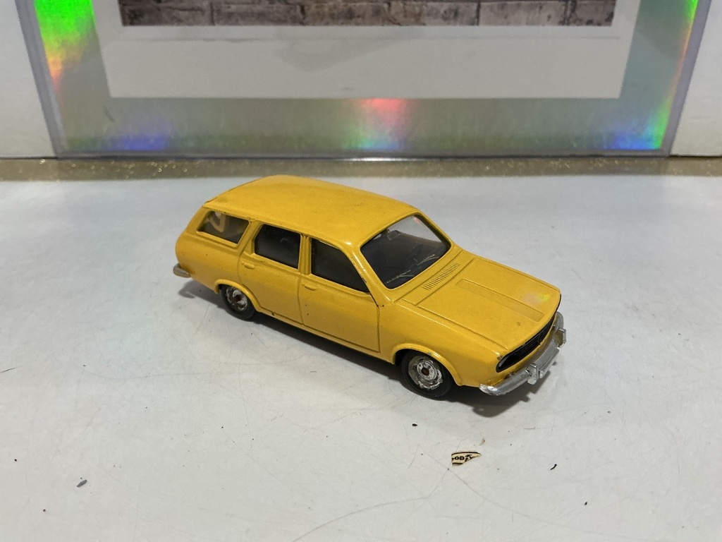 1:43 - SOLIDO - MADE IN FRANCE - VINTAGE RENAULT 12 BREAK N.22 image