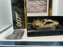 1/43 CORGI & BOND 007 ASTON MARTIN V12 VANQUISH image
