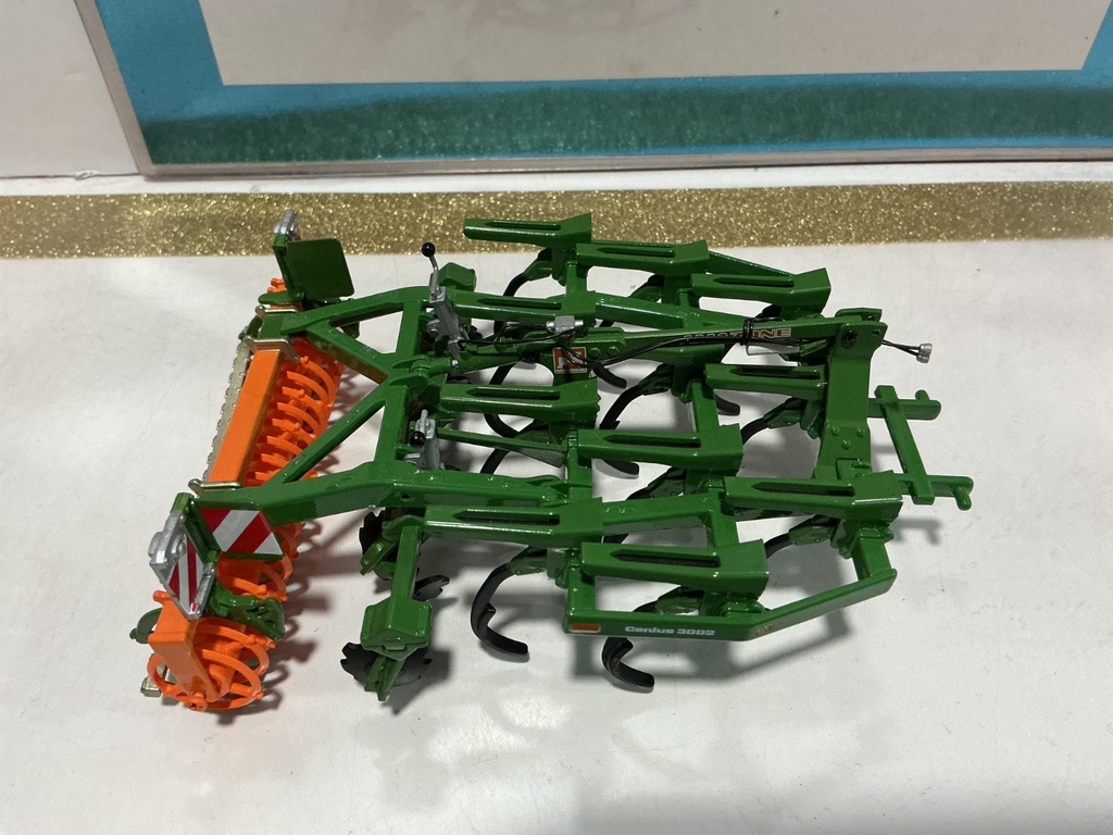 1/32 UNIVERSAL HOBBIES AMAZORUE CENIUS 3002 RIPPER PLOW CULTIVATOR image