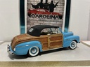1/18: SIGNATURE MODELS 1946 WOODY SPORTSMAN BLUE ON CREAM image