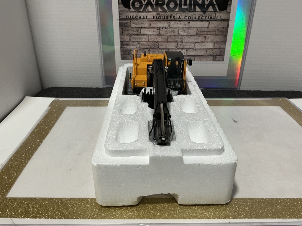 1:35 VOLVO EC290B HYDRAULIC CRAWLER EXCAVATOR image