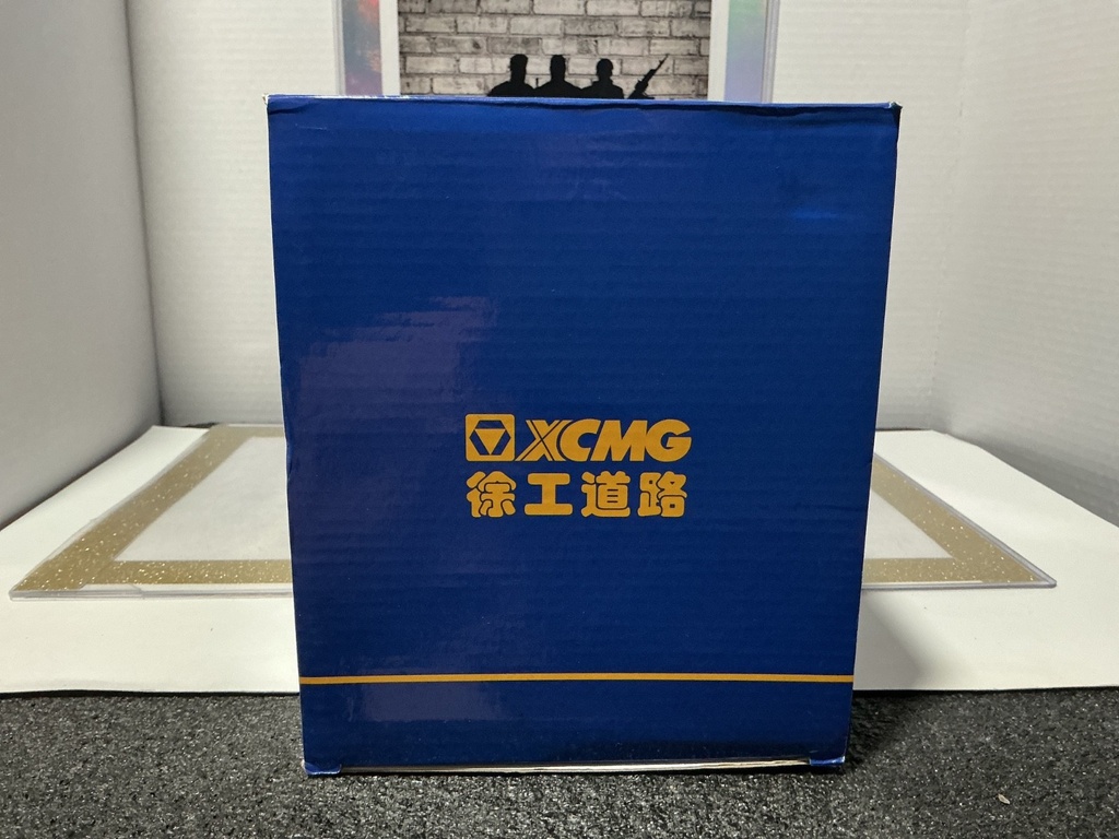 1:35 XCMG XM220KⅡ PAVEMENT MILLING MACHINE COLD PLANER image