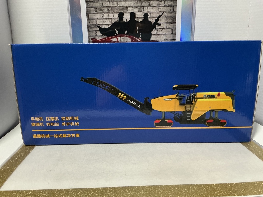 1:35 XCMG XM220KⅡ PAVEMENT MILLING MACHINE COLD PLANER image