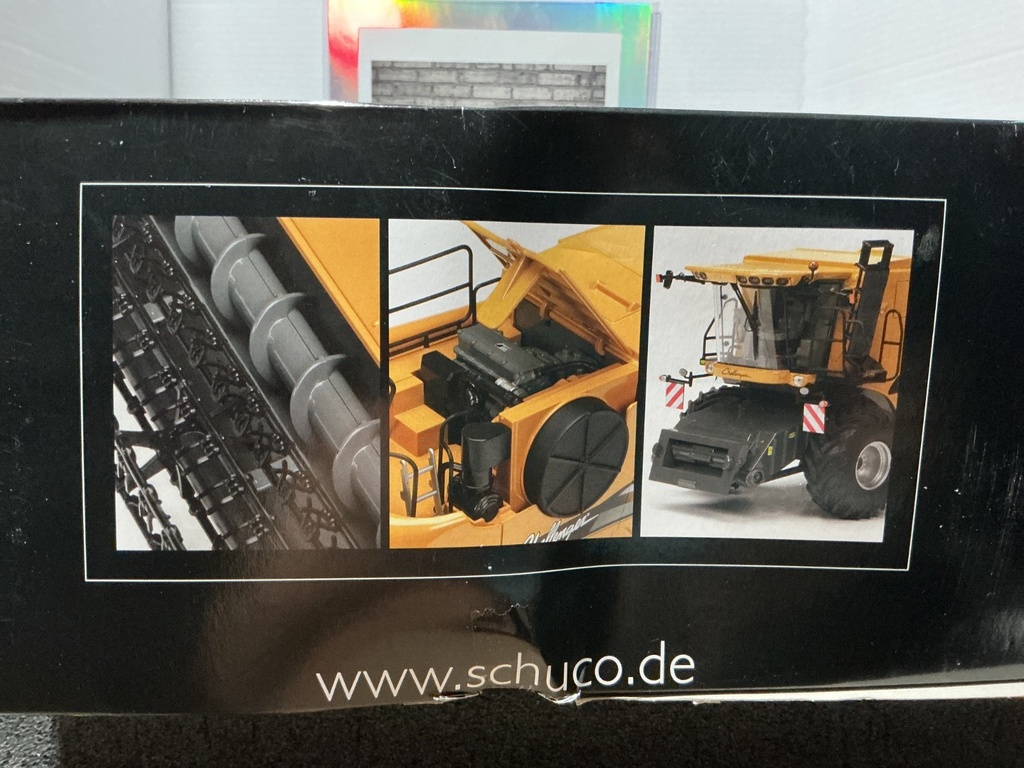 1/32 SCHUCO CHALLENGER 680B COMBINE HARVESTER DIE-CAST MODEL image