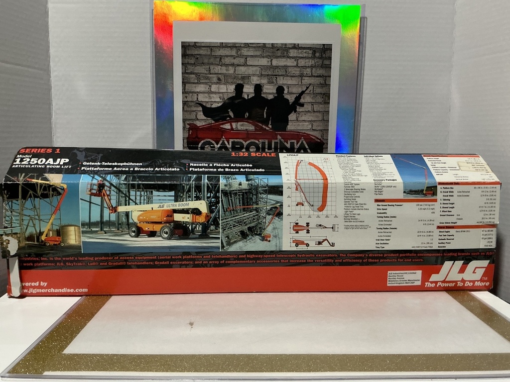1/32 JLG MODEL 1250AJP ARTICULATING ULTRA BOOM LIFT image