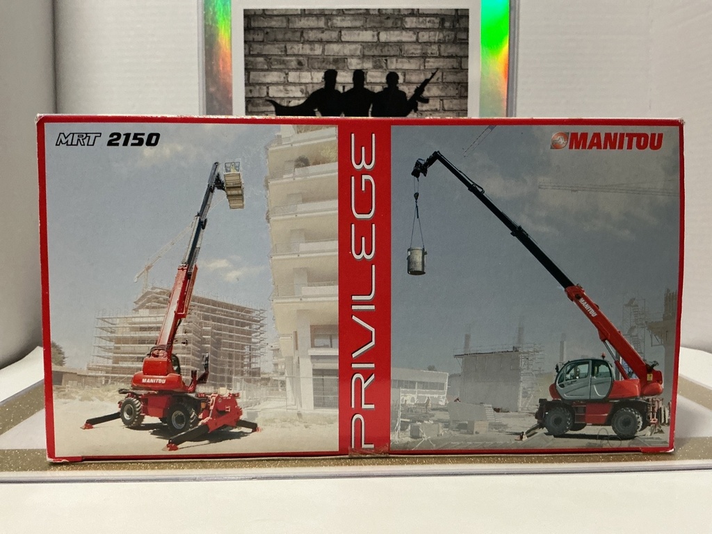 1/32 MRT PRIVILEGE MANITOU MRT 2150 PRIVILEGE ROTATING TELEHANDLER image