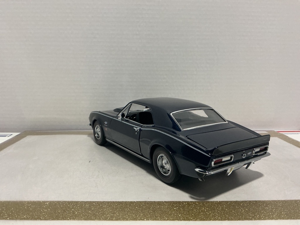 1:18 SUPERCAR COLLECTIBLES 1967 YENKO SS427 CAMERO (MIDNIGHT BLUE) image