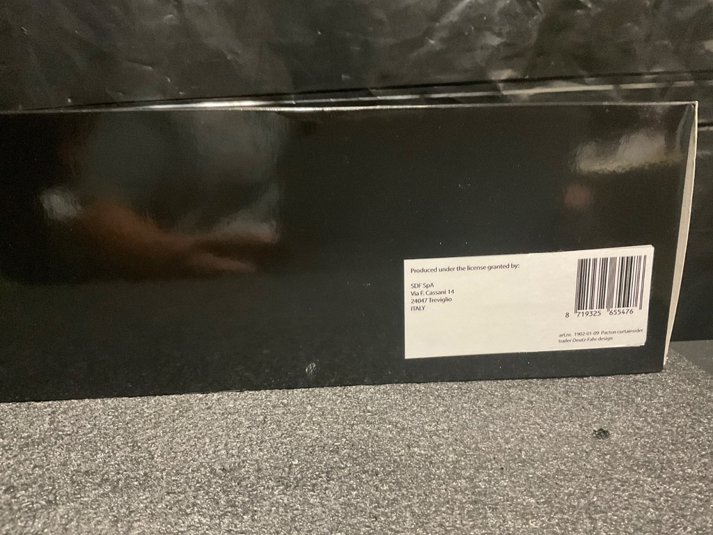 1:32 MARGE MODELS TRIAXLE  PACTON  DEUTZ FAHR CONTAINER  TRAILER image
