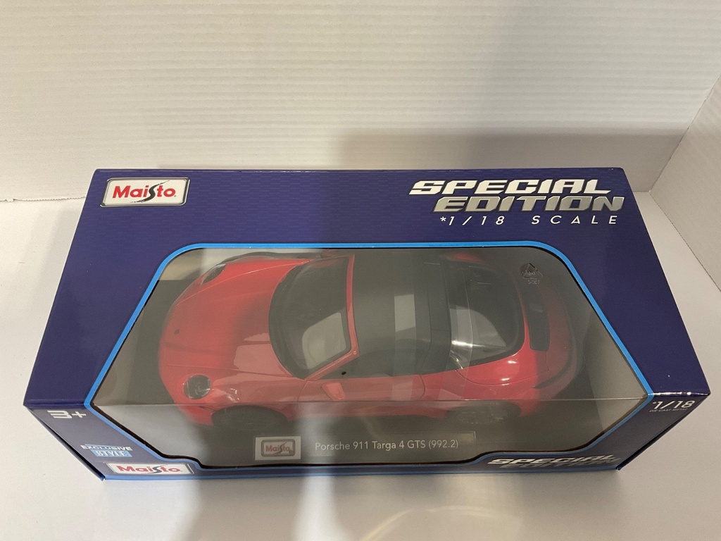 1:18 MAISTO PORSCHE 911 TARGA 4 GTS RED !!!! image