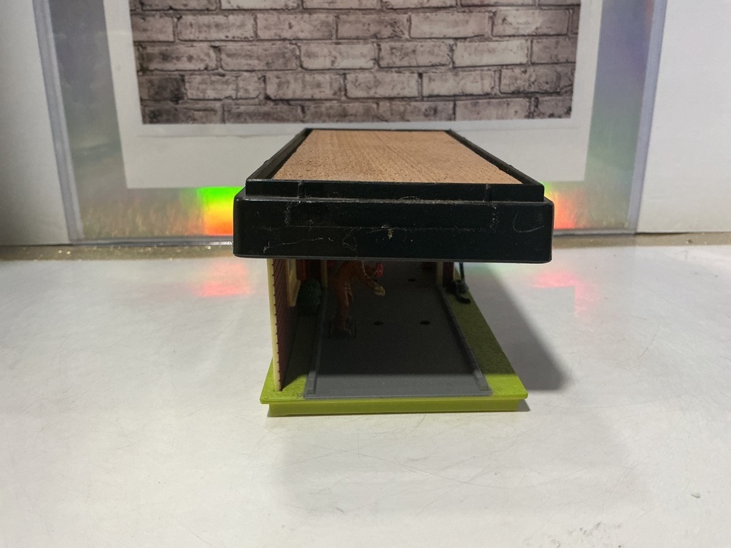 1:64 - MOTORMAX - MOMENTS IN TIME - SATURDAY MORNING DIORAMA image