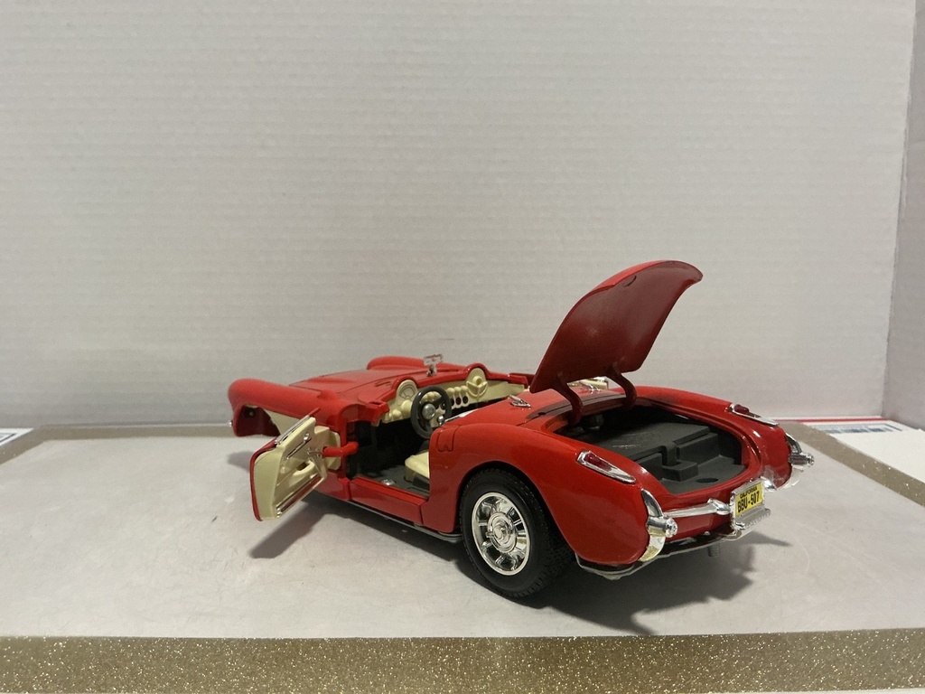 1:18 CORVETTE PARTS CAR *SEE BOTTOM* RED ON CREAME image