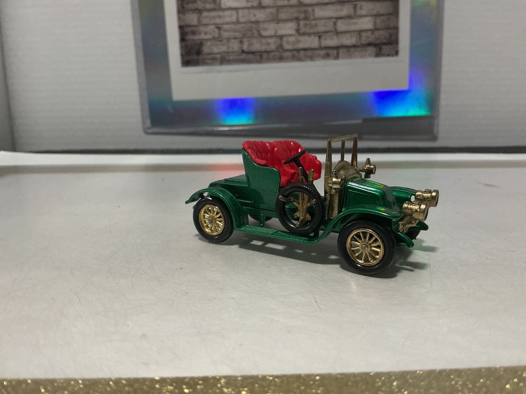 MODELS OF YESTERYEAR 1911 RENAULT NO. 2 - MADE IN ENGLAND LESNEY image