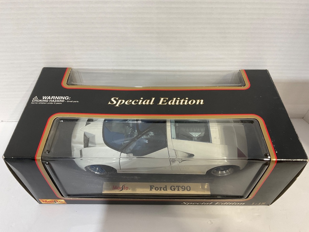 1:18 MAISTO SPECIAL EDITION FORD GT90 WHITE ON BLUE image