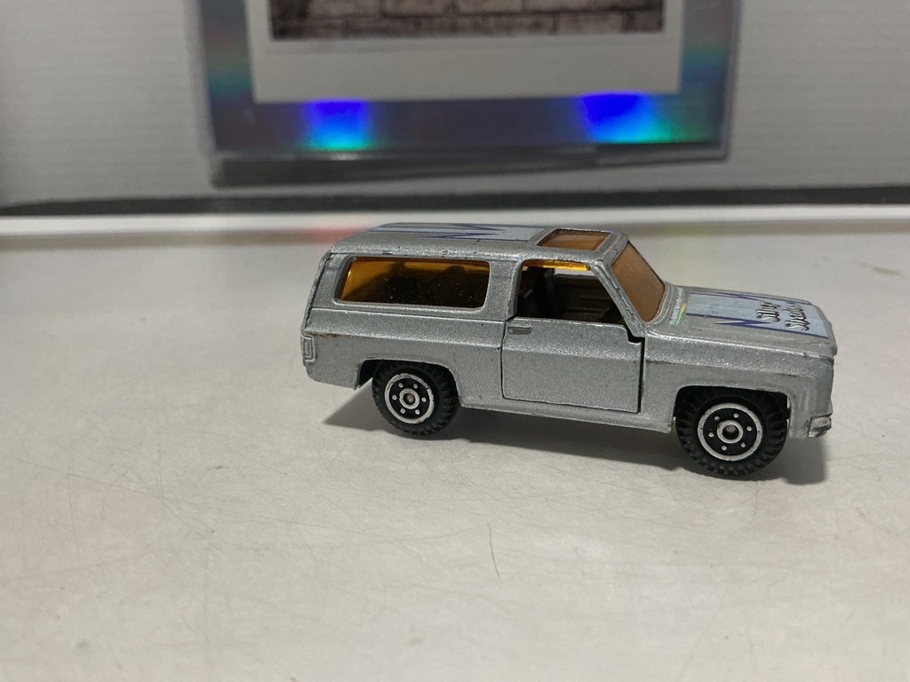 1/64 YATMING - NO. 1064 BLAZER MADE IN HONG KONG image