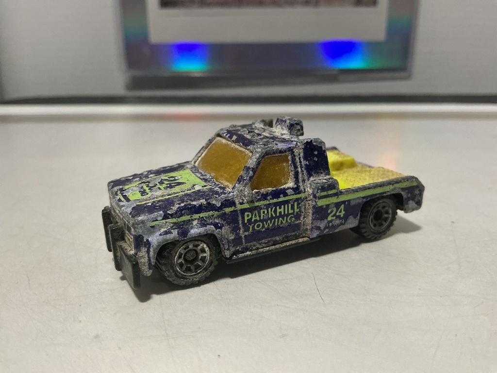 1/64 MATCHBOX 1987 GMC WRECKER - USED/WORN image
