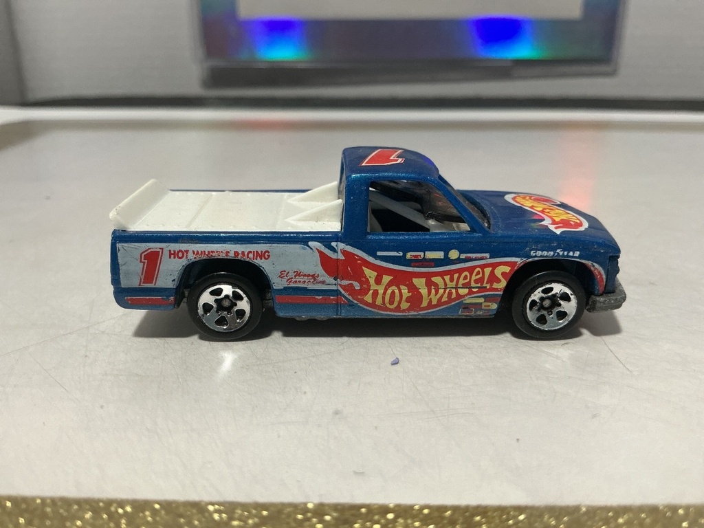 HOTWHEELS MATTEL 1996 CHEVY 1500 - USED image