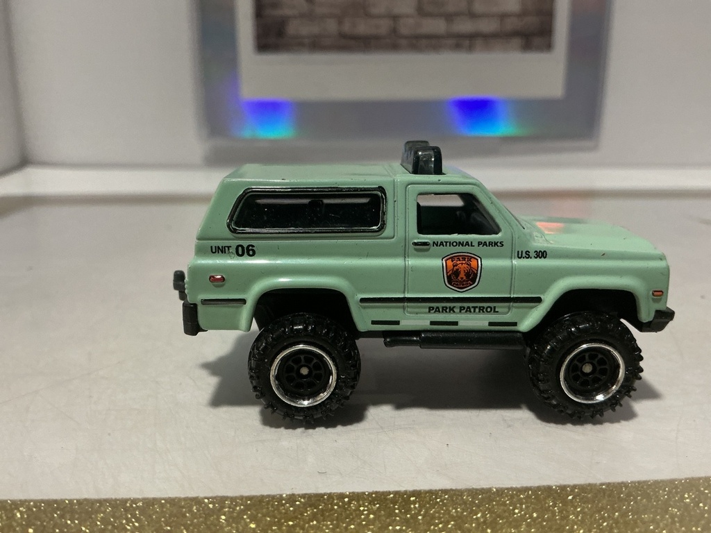 MATCHBOX CHEVY BLAZER NATIONAL PARKS PARK PATROL - USED image