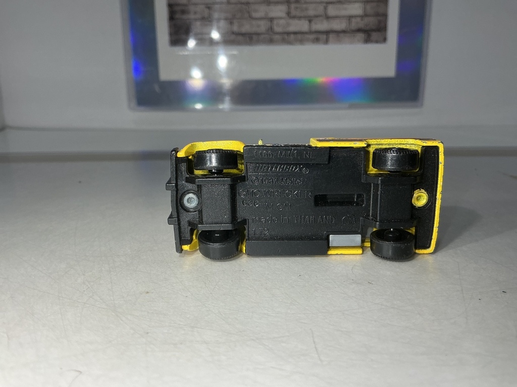 MATCHBOX GMC WRECKER MATCHBOX CITY TOWER  - USED/MISSING PIECE image