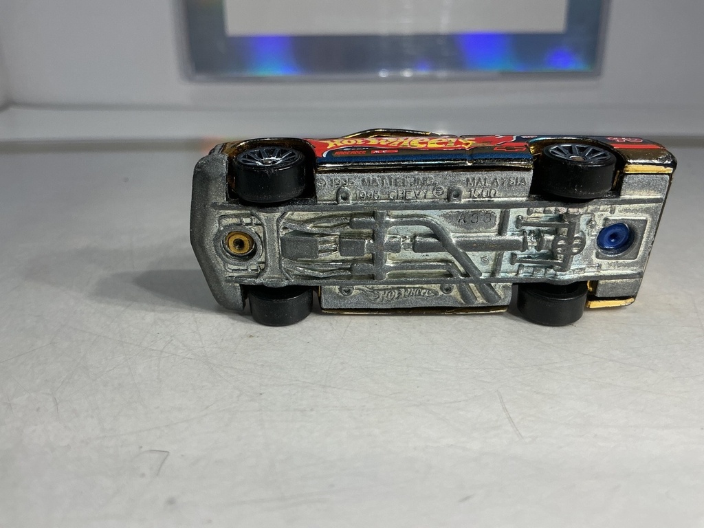 HOTWHEELS GMC 1996 CHEVY 1500 PICKUP GOLDEN CHROME  - USED/DAMAGED image