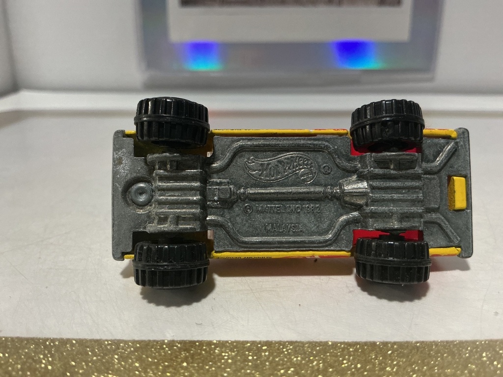 MATCHBOX CHEVY S-10 4X4 RESCUE   - USED/DAMAGED image
