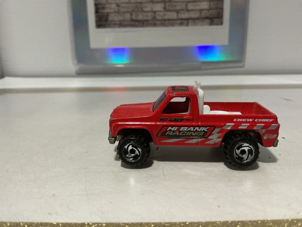 HOT WHEELS BYWAYMAN PICKUP TRUCK HI BANK RACING / PIT CREW - USED image
